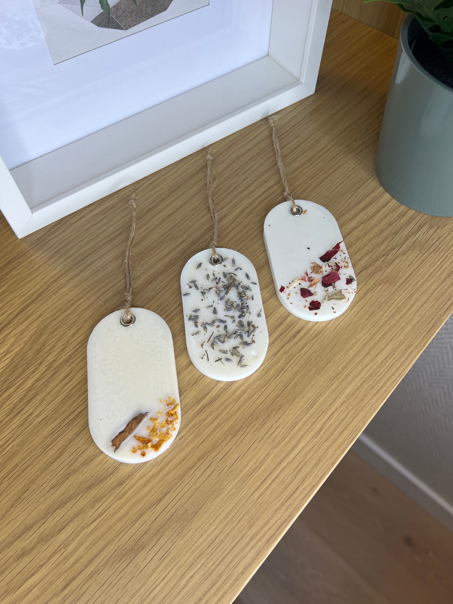 Natural Air Fresheners. (Pack of 3 units)