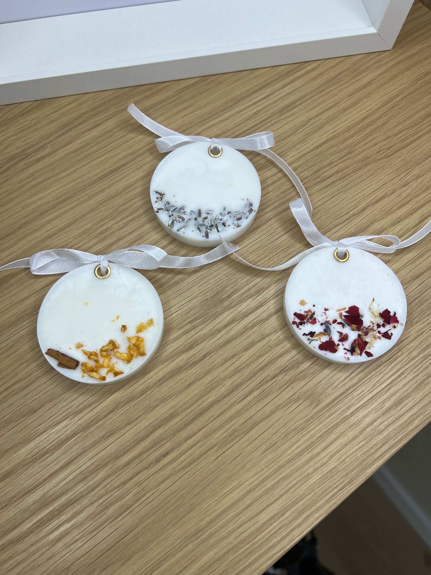 Ambientadores Naturales Redondos.(Pack de 3 unds.)