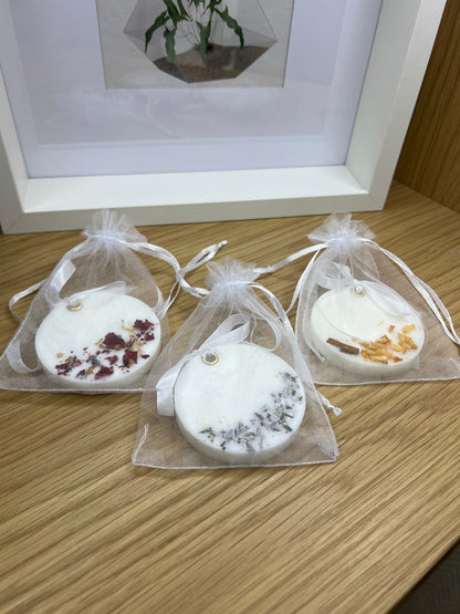 Round Natural Air Fresheners. (Pack of 3 units)