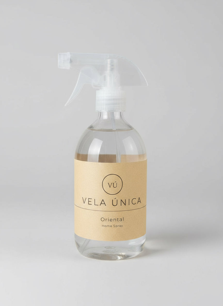 Ambientador textil Oriental de Vela Única, fragancia cálida y elegante, elaborado con esencias premium.